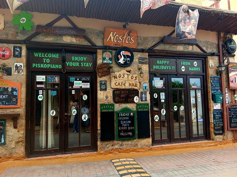 Front of Nostos Cafe Bar in Piskopiano